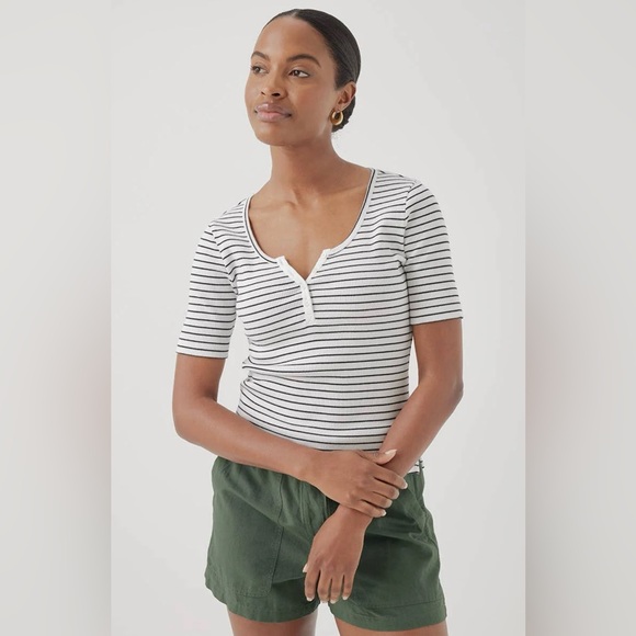 Sundance Gray & White Stripe Short Sleeve Ribbed Knit Henley Size Large - Picture 1 of 6